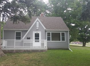 708 S 6th St, Mapleton, IA 51034