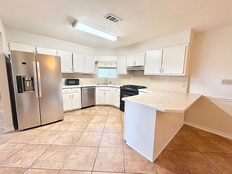 101 Meadow Woods Ln — Photo 10