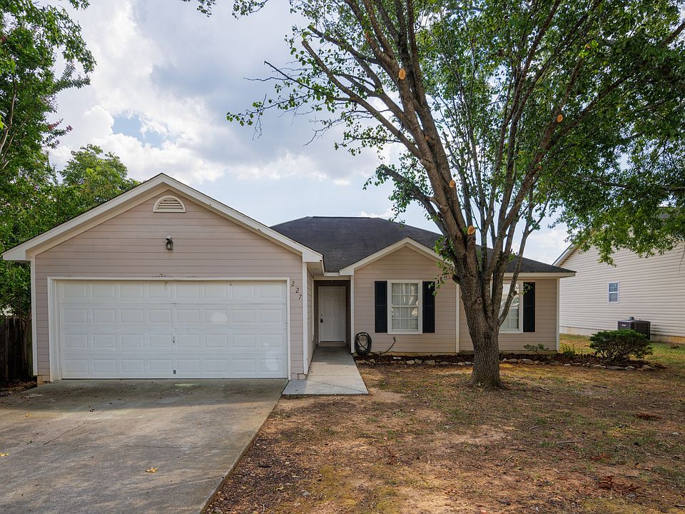 1st image of 227 Mountain Creek Dr