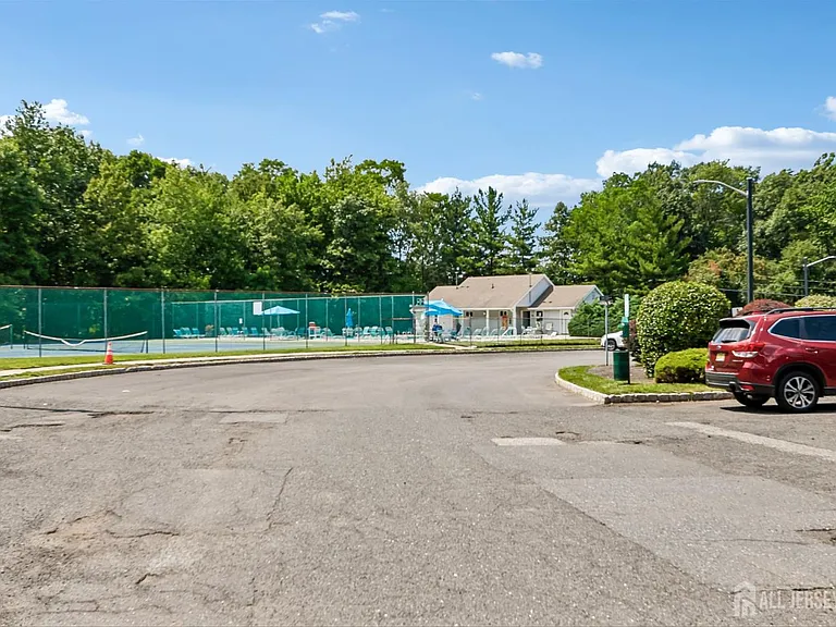 4 Chelsea Dr — Photo 18