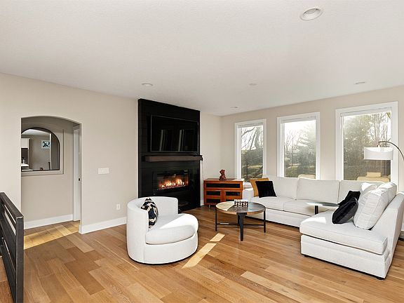 2nd image of 803 S 93rd St