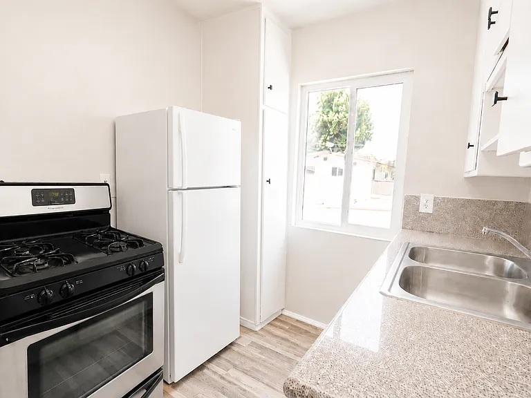 766 S Dudley St #26 — Photo 1