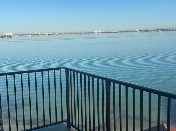 6051 Sun Blvd, Saint Petersburg, FL 33715