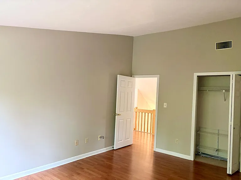 4 Turnbridge Ln — Photo 16