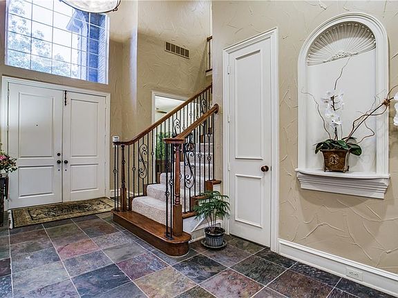 5th image of 5428 Southern Hills Dr