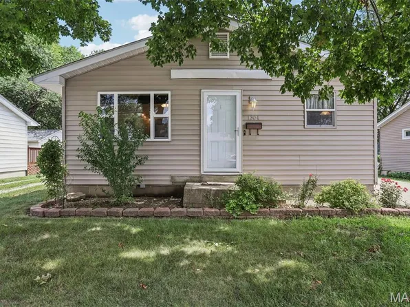 1304 Clark Ln, Litchfield, IL 62056