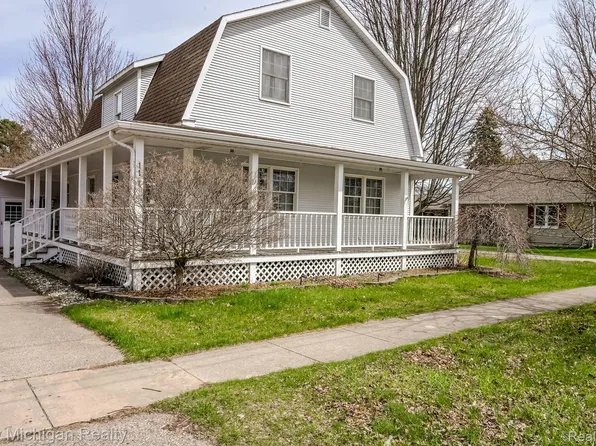 114 W 1st St, Tawas City, MI 48763