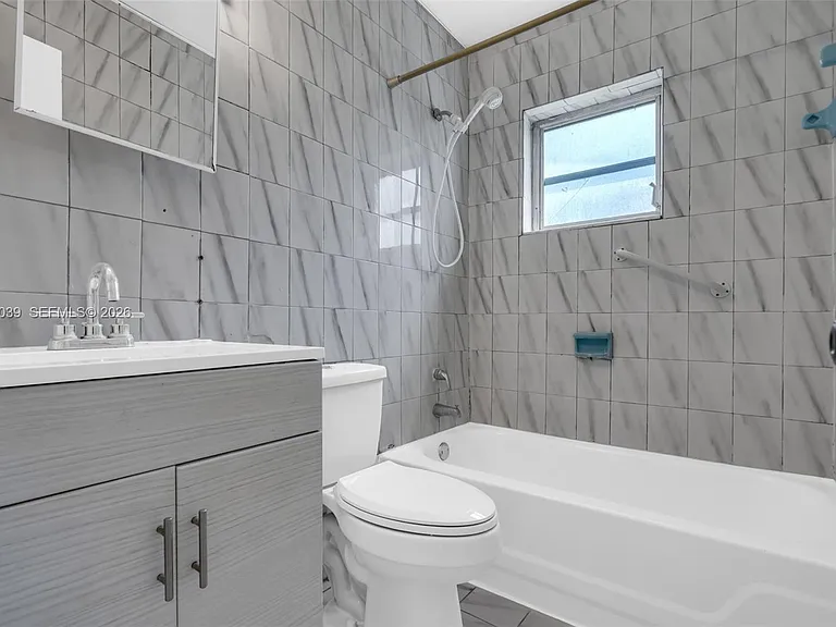 2809 SW 23rd Ter #2807 — Photo 11