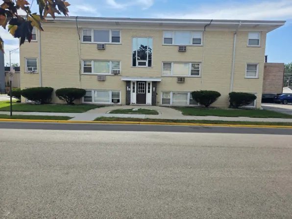 8636 Grand Ave APT 2A, River Grove, IL 60171