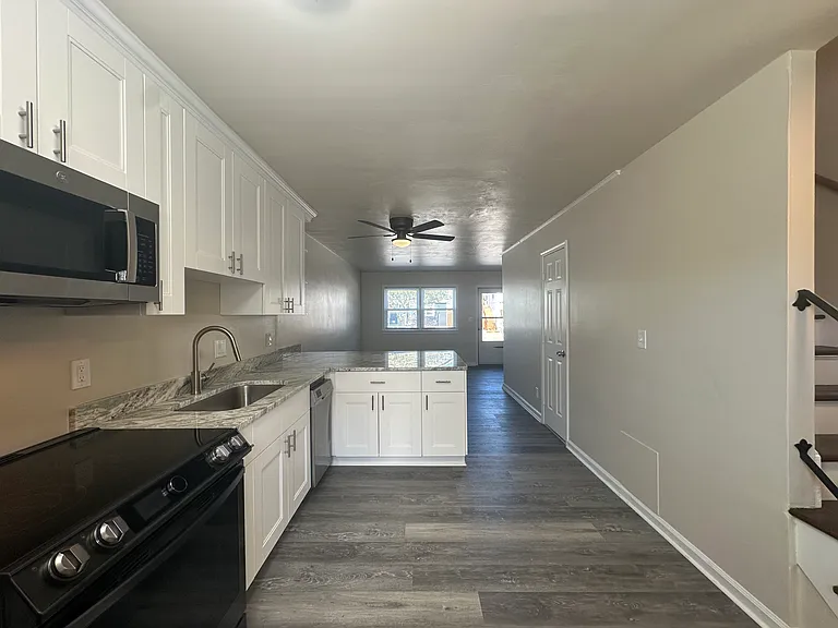 2222 Arctic Ave #3 — Photo 4