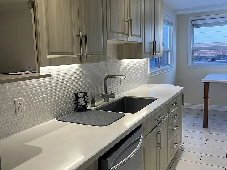 1166 McBride Ave #UPPER — Photo 14