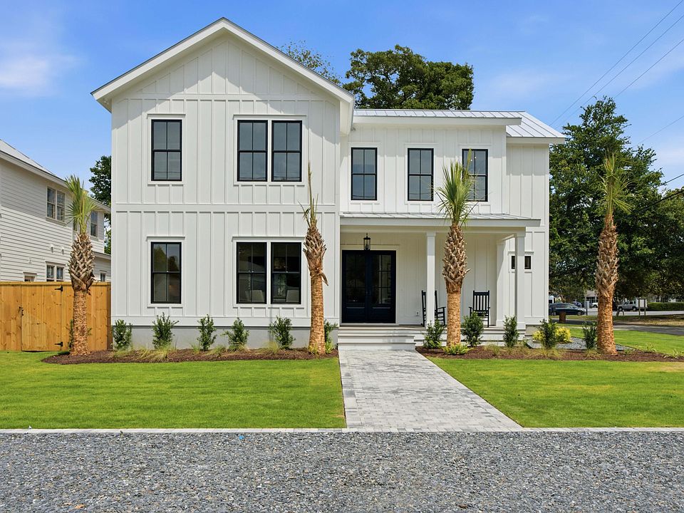 1st image of 6 Vincent Dr