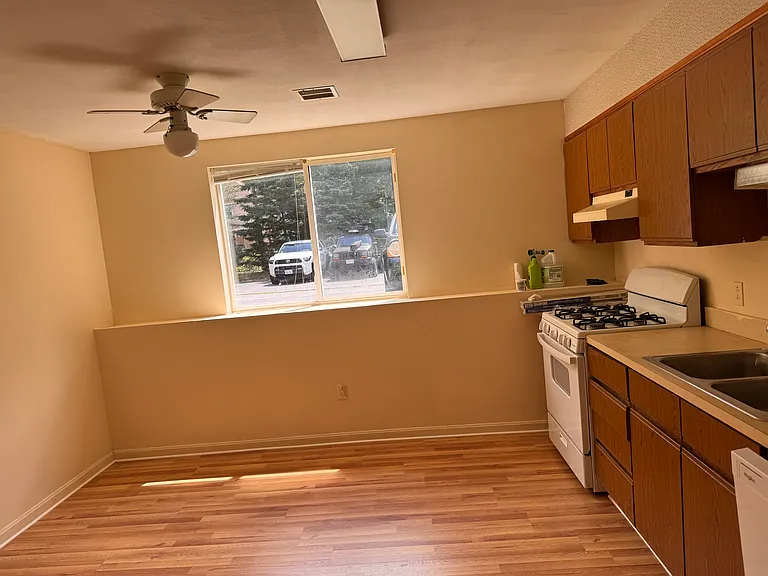20 Bicknell St #2 — Photo 4