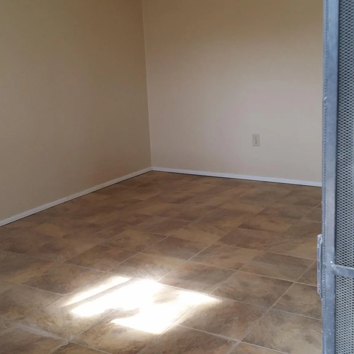 1 bed, 600 sqft, $1,200 — Photo 3