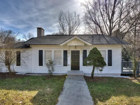 366 W Memorial Dr, Dallas, GA 30132