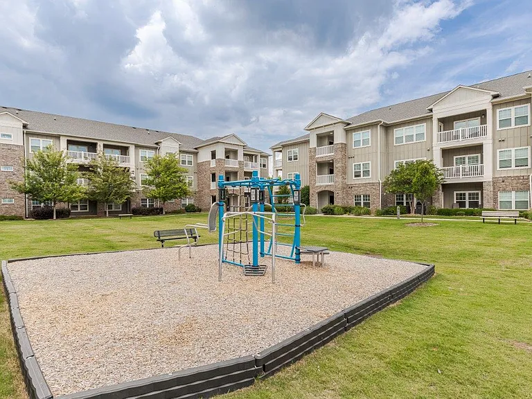 Haywood Reserve Apartment Homes — Photo 22