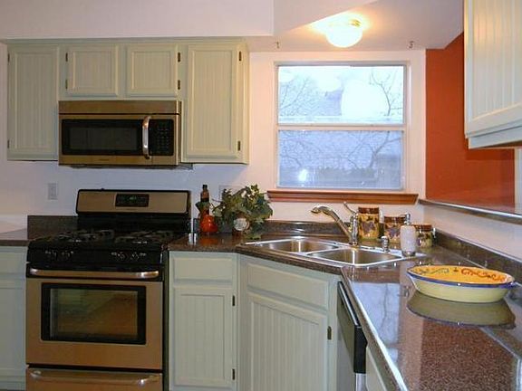 4th image of 7712 Snowberry St NW