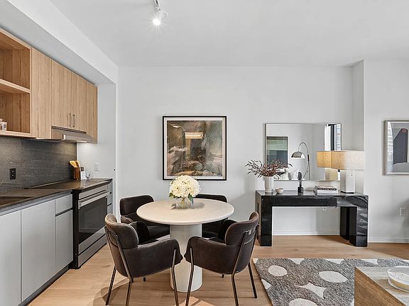 3rd image of 55 Willoughby St #2E