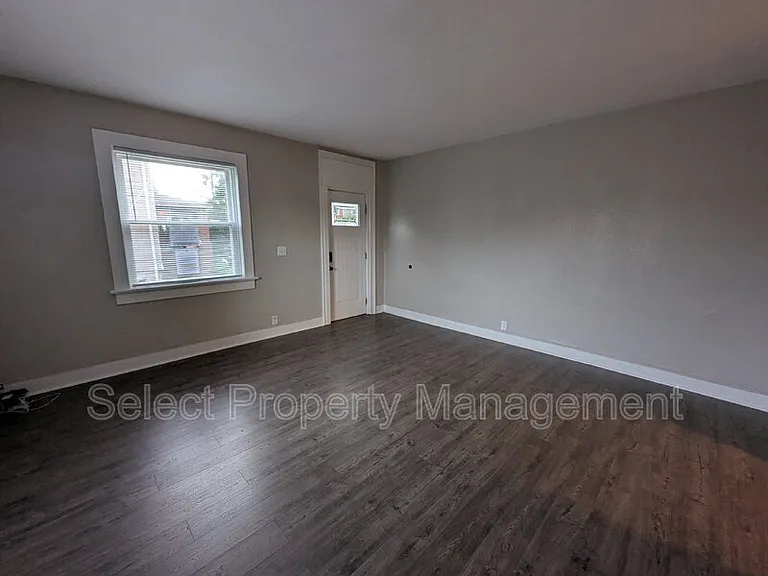 601 W Brackenridge St — Photo 5