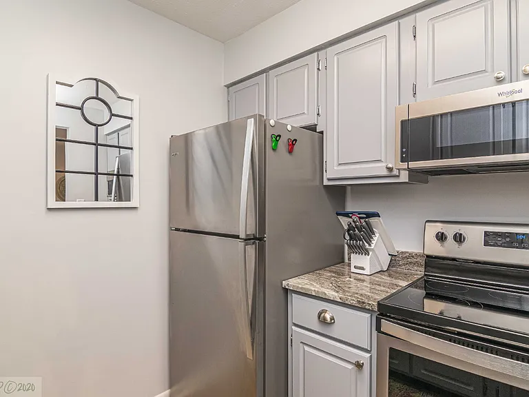 101 E Lockhaven Dr #C — Photo 12