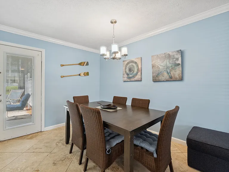 124 Robin Ln — Photo 12