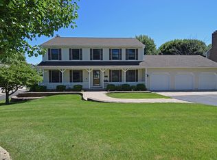 1315 Gaslight Dr, Algonquin, IL 60102