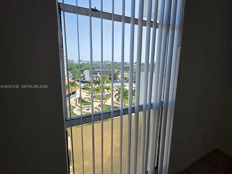 13499 Biscayne Blvd #706 — Photo 11