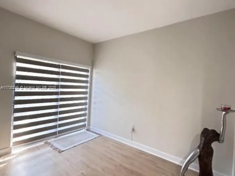 3208 SE 5th Ct — Photo 12