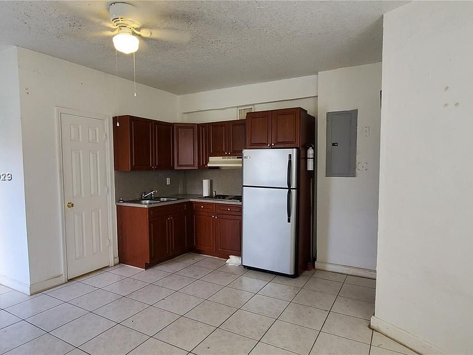 1st image of 4419 NW 17th Ave #B