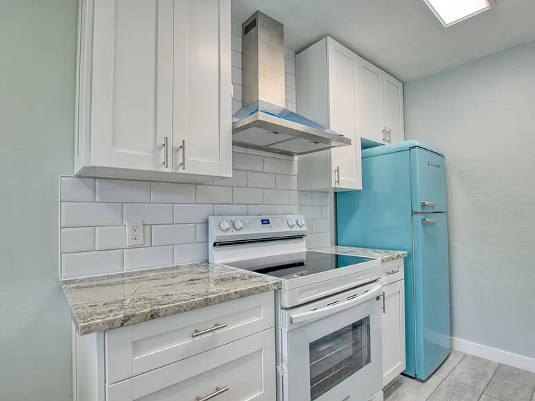 612 2nd Ave S #3 — Photo 13