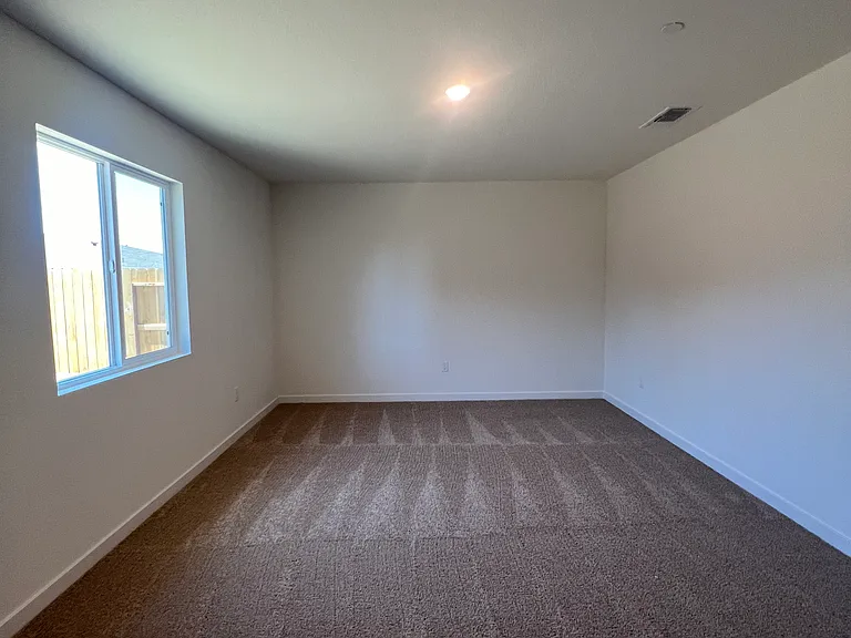 Yandris Ct — Photo 9