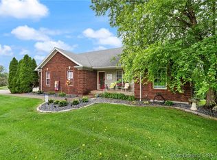 707 Country Club Estates Dr SE, Corydon, IN 47112