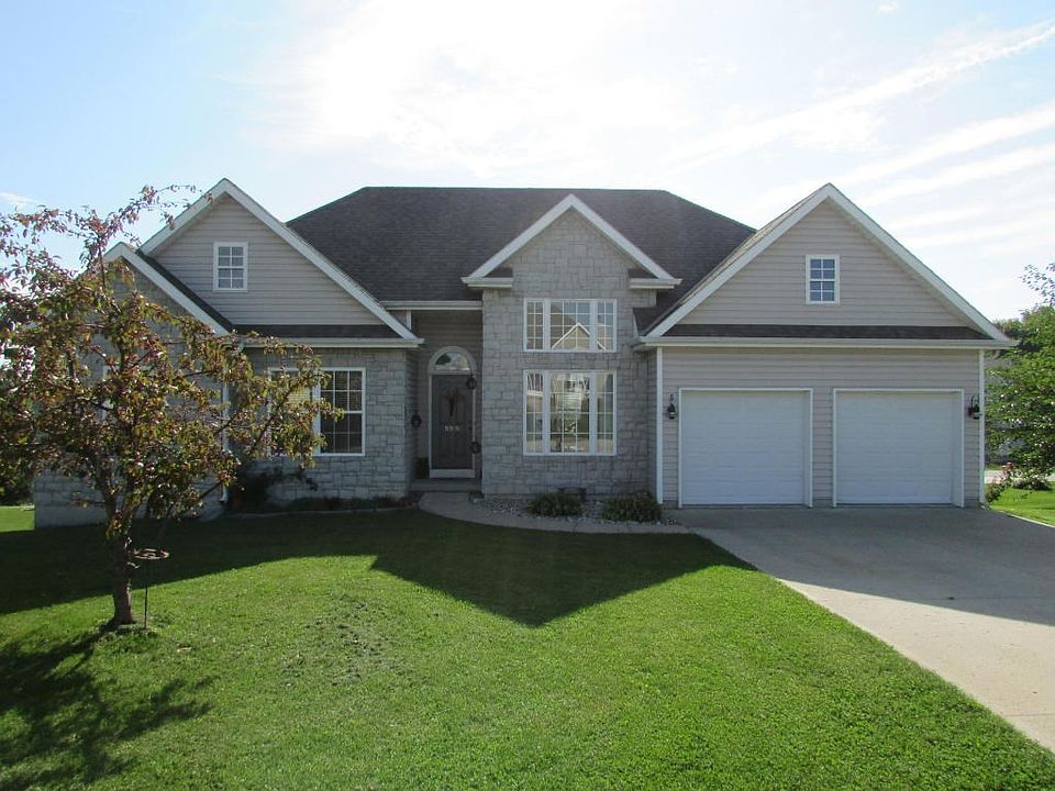 Welcome to 5305 Stoneridge Dr!