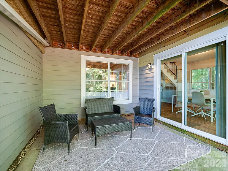 9006 Saint Thomas Ln — Photo 38