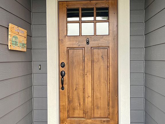 4th image of 2759 Esther Ln