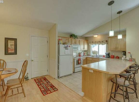 2nd image of 13414 SE Waldron Dr