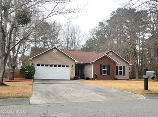 100 Yellowwood Dr, Jacksonville, NC 28546