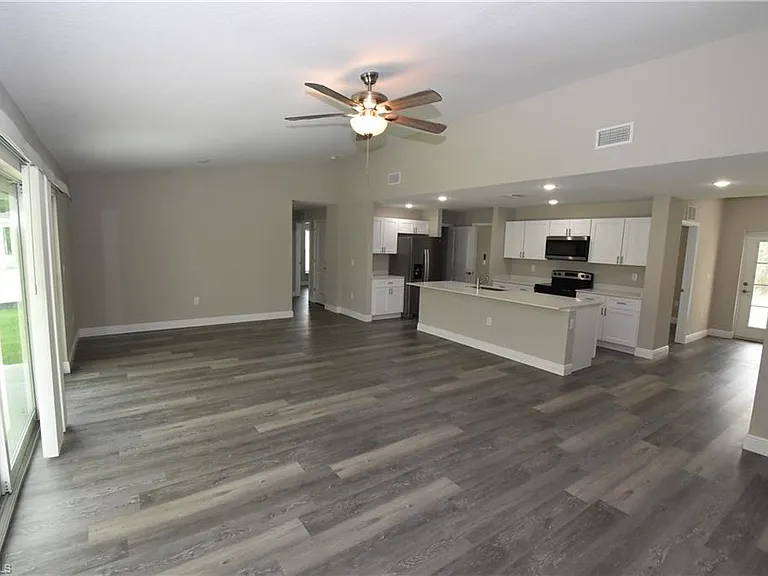 23493 Branch Ave — Photo 4