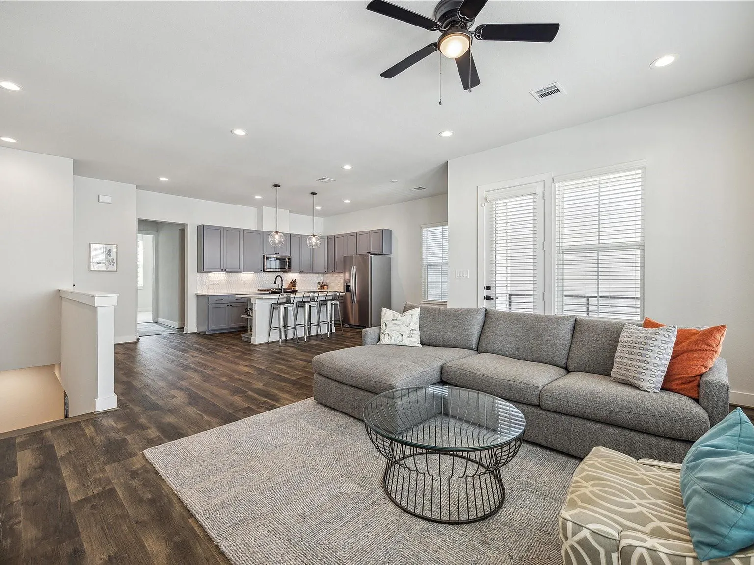 3 bed, 2.5 bath, 1757 sqft, $2,700 — Photo 3