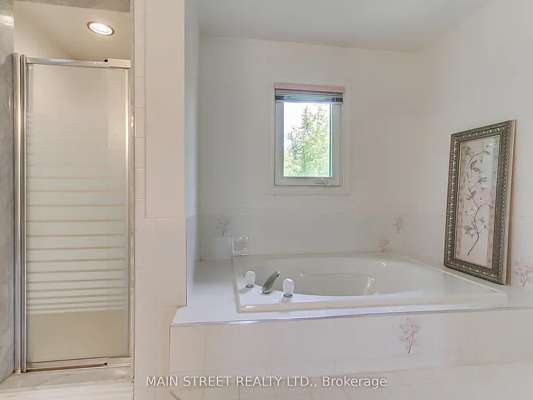 223 Burns Blvd — Photo 17