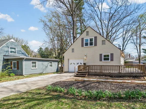 910 Foley Ave, Champaign, IL 61820