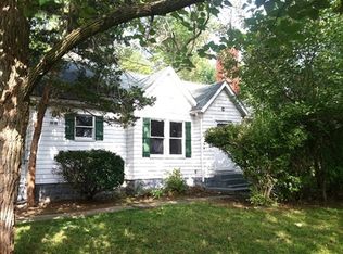 2603 Benton Rd, Mount Vernon, IL 62864