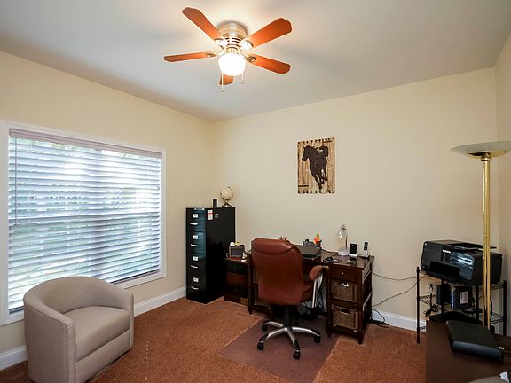 5th image of 135 Stallion Ln