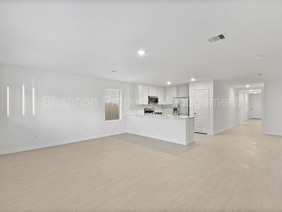5th image of 249 Douglas Hills Dr