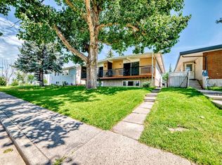 6044 W 17a St SE, Calgary, AB T2C 0L7