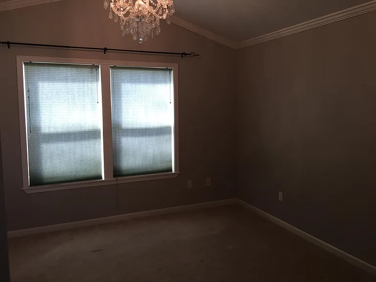 215 SW Sanna Ct — Photo 14