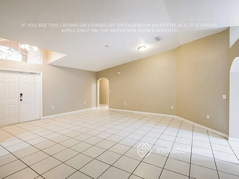 16887 Crestview Ln — Photo 4