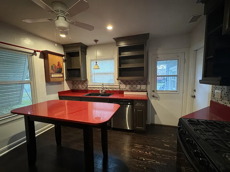 1345 W Smith St — Photo 27
