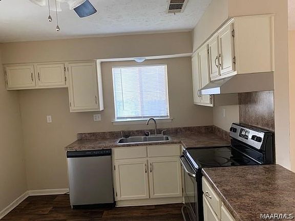 4th image of 40 Glenwood Ct