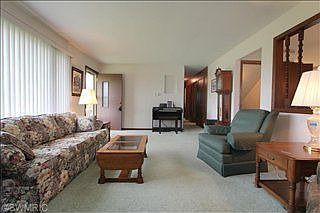 3rd image of 12390 Pine Island Dr NE
